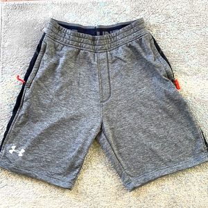 Under Armour med athletic shorts